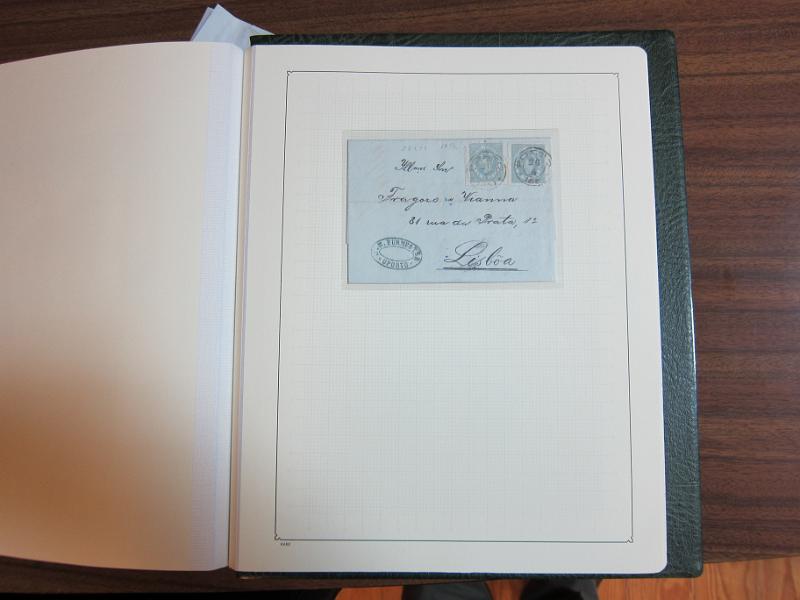 0014 (58).jpg -     Lote:    14      Marcofilia      Lotes Especiais       Descrição:      Portugal.   Colecção montada em dois álbuns com estudo especializado das marcas de duplo círculo e circulares do Porto, com selos de diversas emissões e cartas. Lote a ver.        Lote       Valor Base:     &euro; 1.500,00     Valor Venda:     &euro; 1.500,00     